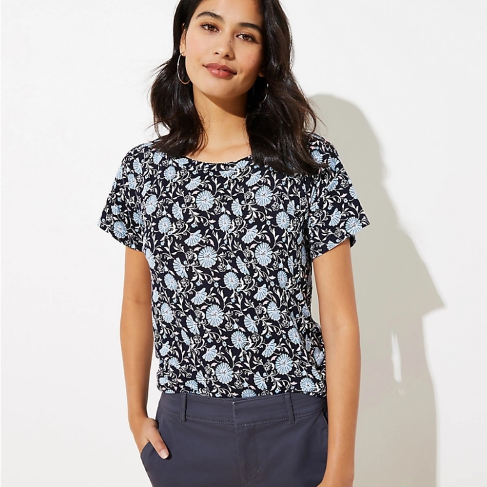 Loft t-shirt size xs